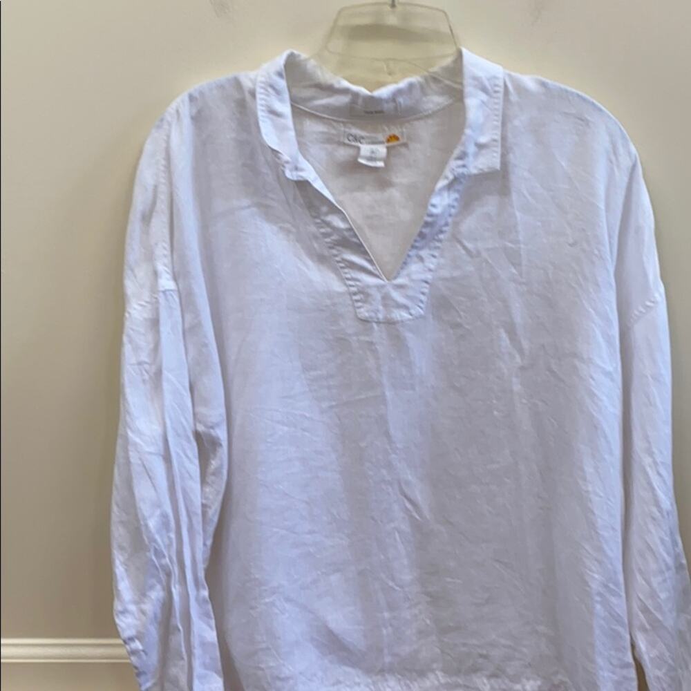 C&C women’s size L white linen slip on top